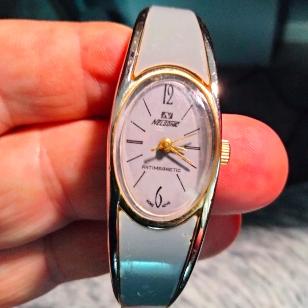 Nelsonic mechanical antimagnetic ladies watch